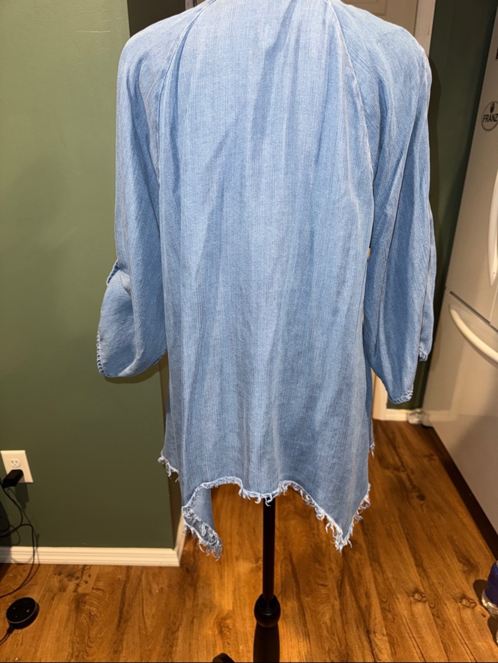 Light Blue Denim-Style Button Front Women's Tunic Sz L - Picture 2 of 7
